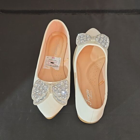 BRAND NEW FOREVER BUTTERFLY ACCENTS WOMEN'S SLIP-ON FLAT - Picture 9 of 13